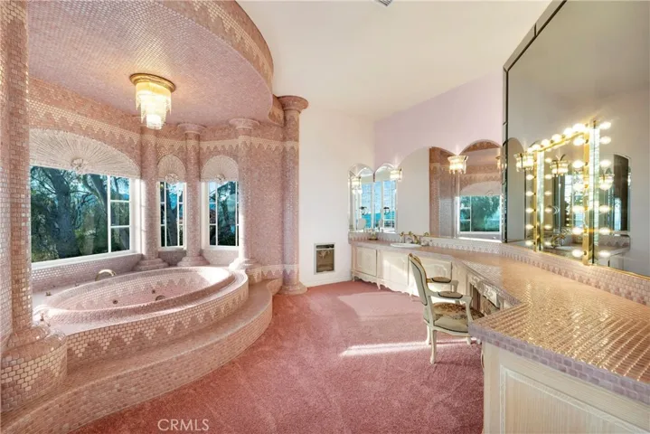 20010 Hawks Hill Road, Chatsworth, California 91311