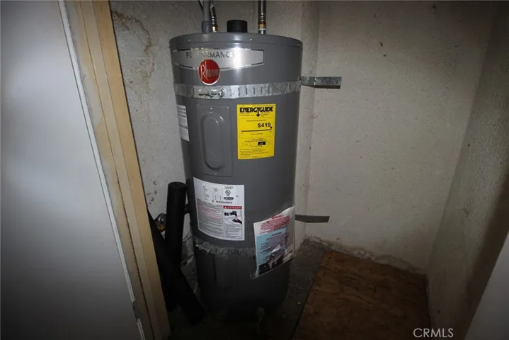 NEW electric water heater 41583