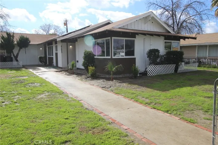 41573 Marine Dr.  front unit (41583 rear)