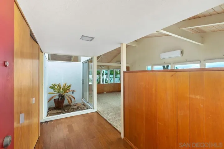 5473 Avenida Fiesta, La Jolla, California 92037