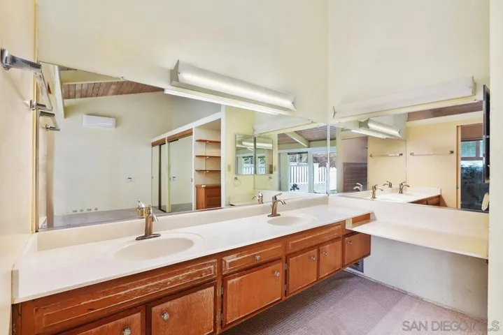 5473 Avenida Fiesta, La Jolla, California 92037