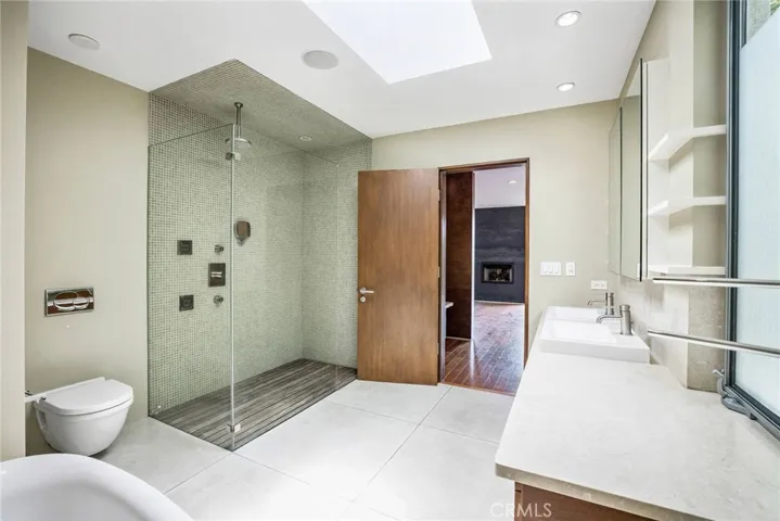 419 Venice Way, Venice, California 90291