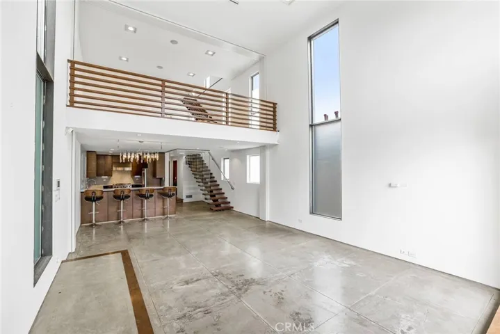 419 Venice Way, Venice, California 90291