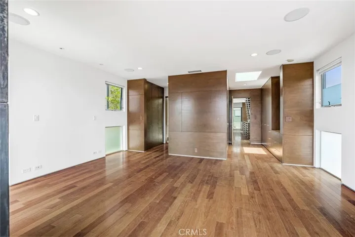 419 Venice Way, Venice, California 90291