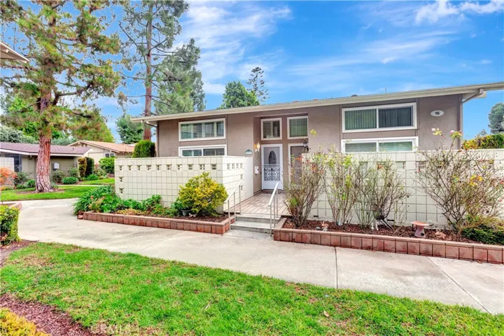 16 Via Castilla A, Laguna Woods, California 92637
