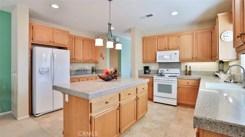 8096 Mickelson Way, Hemet, California 92545