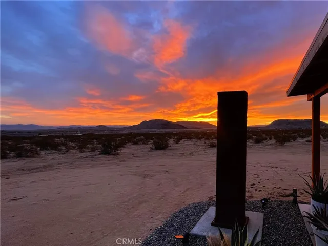 4755 Dusty Mile Road, Landers, California 92285