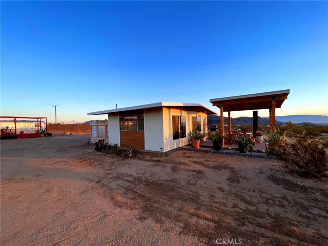 4755 Dusty Mile Road, Landers, California 92285