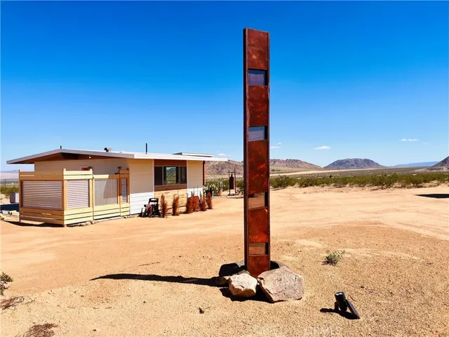 4755 Dusty Mile Road, Landers, California 92285