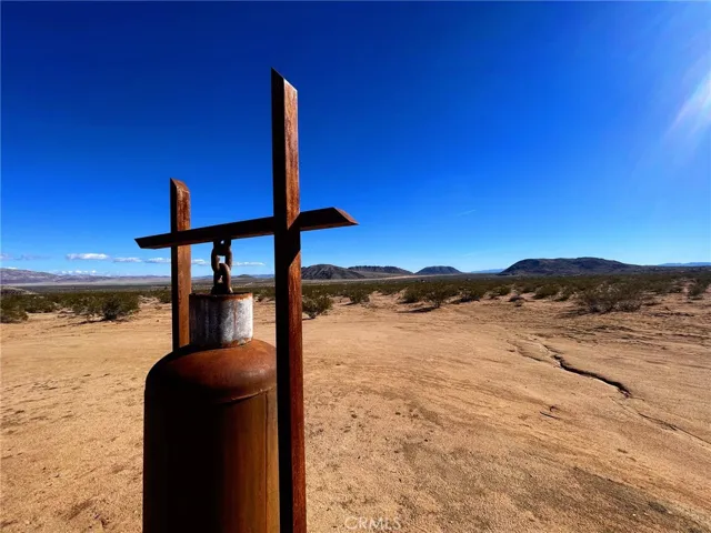 4755 Dusty Mile Road, Landers, California 92285