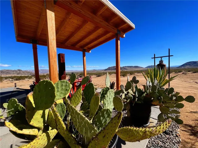 4755 Dusty Mile Road, Landers, California 92285