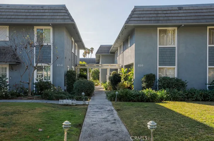 850 Arcadia Ave - View from street