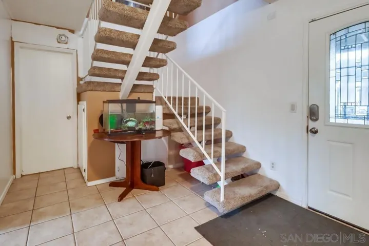 9075 Calle Lucia, Lakeside, California 92040