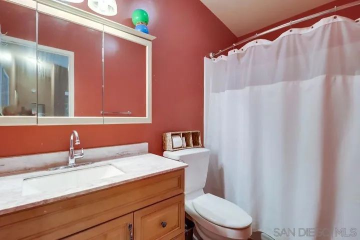 9075 Calle Lucia, Lakeside, California 92040