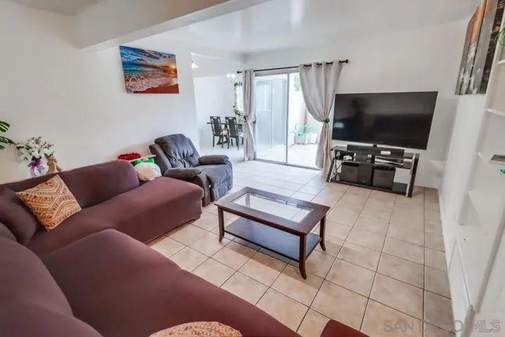 9075 Calle Lucia, Lakeside, California 92040