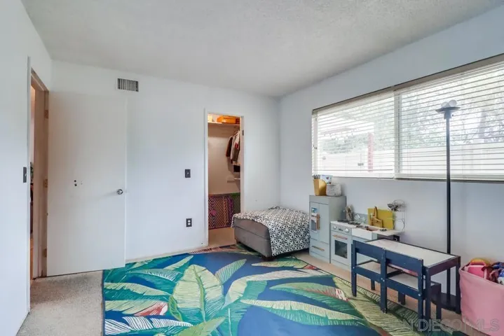 9075 Calle Lucia, Lakeside, California 92040