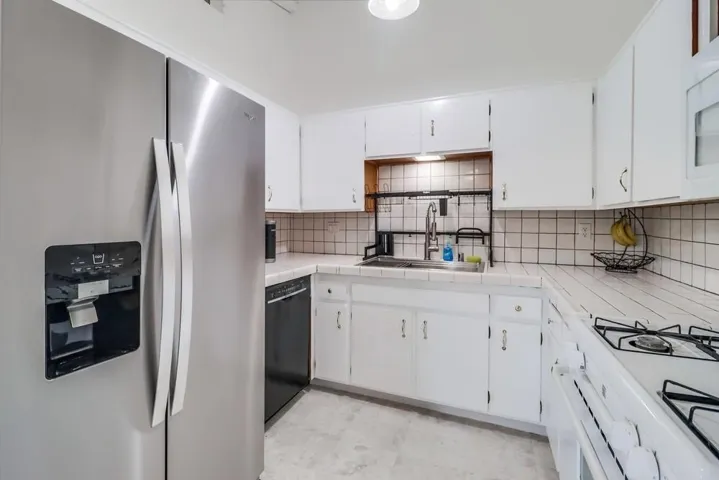 9075 Calle Lucia, Lakeside, California 92040