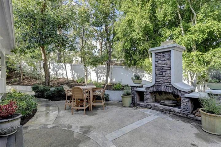 This patio is right off the formal dining room. With extra seating it makes this area great for entertaining.