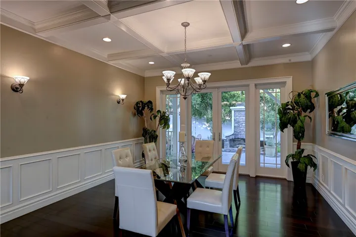 Note the stunning coiffured ceiling.