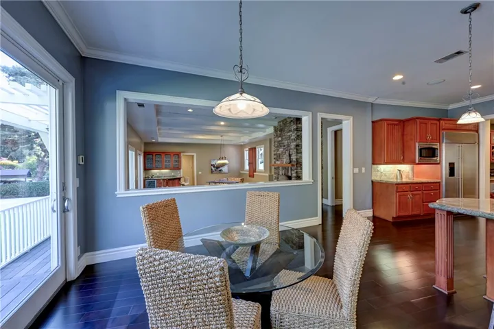 Great open floor plan for entertaining.