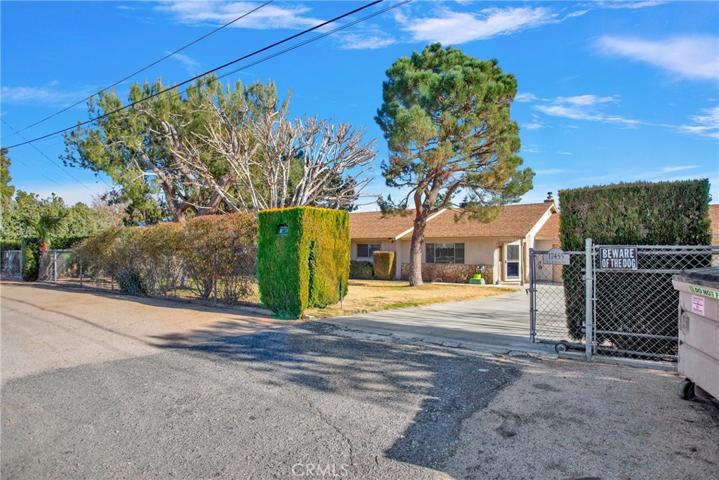 17455 La Junta Street, Hesperia, California 92345