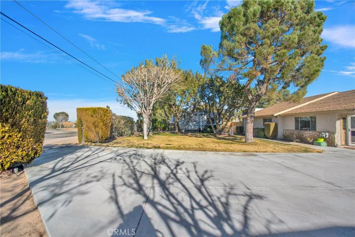 17455 La Junta Street, Hesperia, California 92345