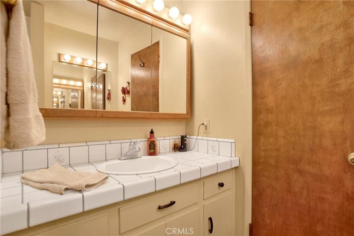 17455 La Junta Street, Hesperia, California 92345