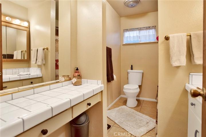 17455 La Junta Street, Hesperia, California 92345