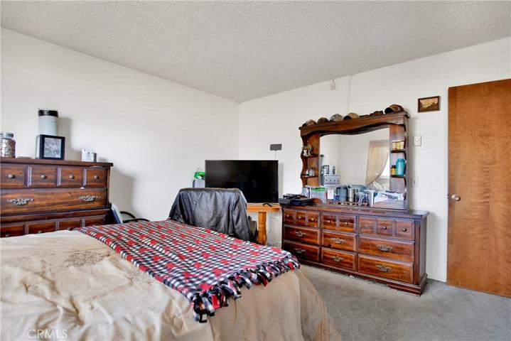 17455 La Junta Street, Hesperia, California 92345