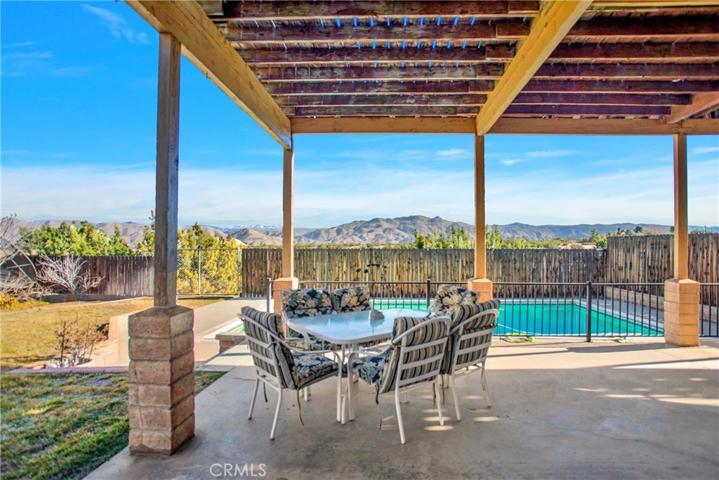 17455 La Junta Street, Hesperia, California 92345