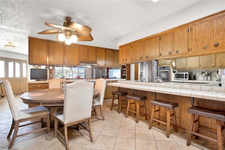 17455 La Junta Street, Hesperia, California 92345