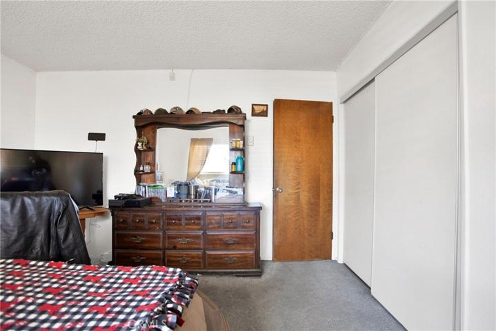 17455 La Junta Street, Hesperia, California 92345