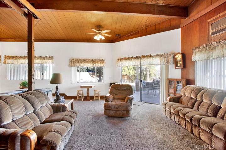 17455 La Junta Street, Hesperia, California 92345