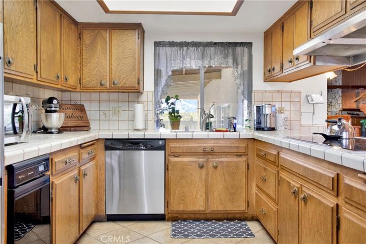 17455 La Junta Street, Hesperia, California 92345