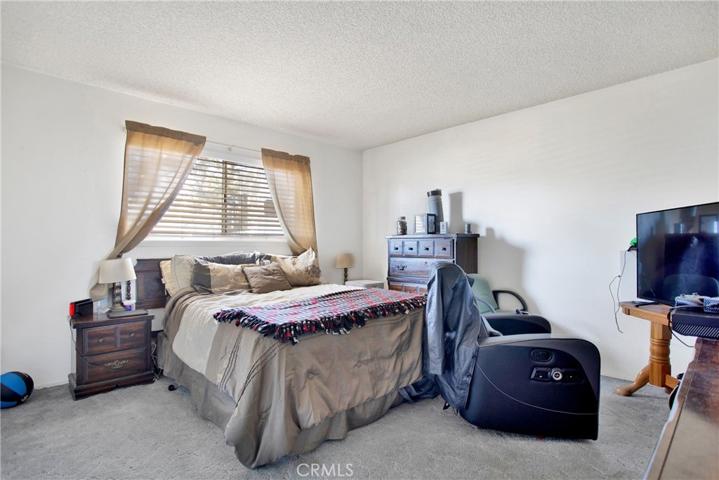 17455 La Junta Street, Hesperia, California 92345