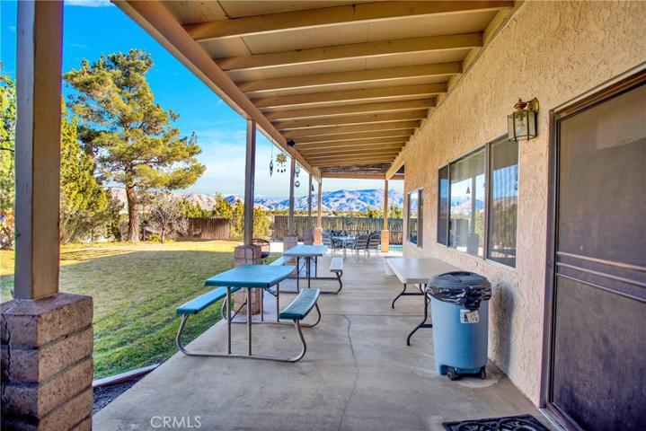 17455 La Junta Street, Hesperia, California 92345