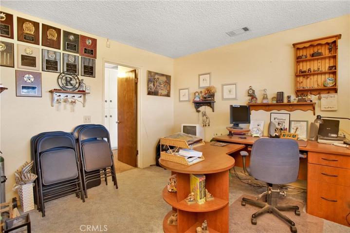 17455 La Junta Street, Hesperia, California 92345