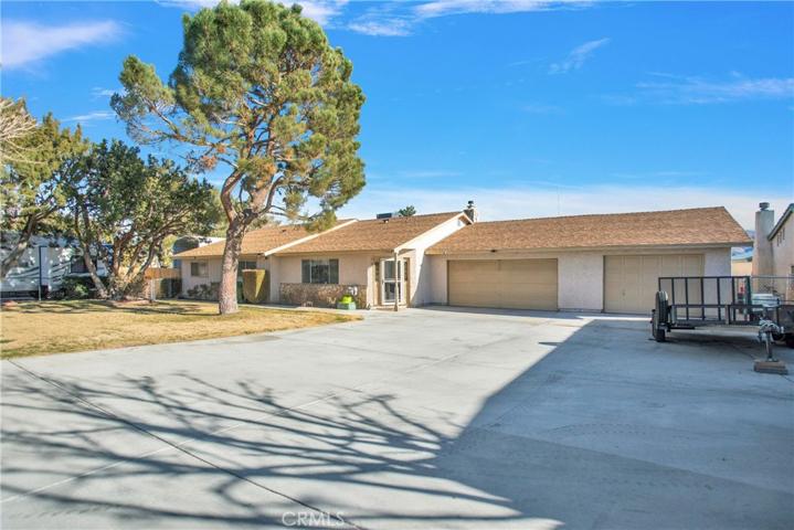 17455 La Junta Street, Hesperia, California 92345