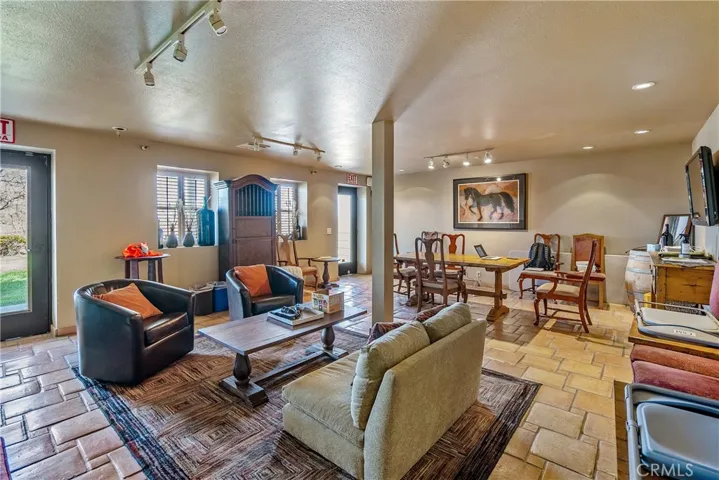 1450 Wild Horse Winery Court, Templeton, California 93465