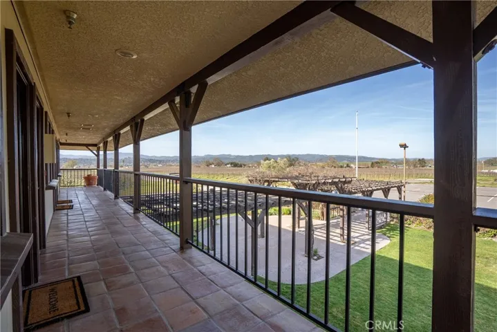 1450 Wild Horse Winery Court, Templeton, California 93465