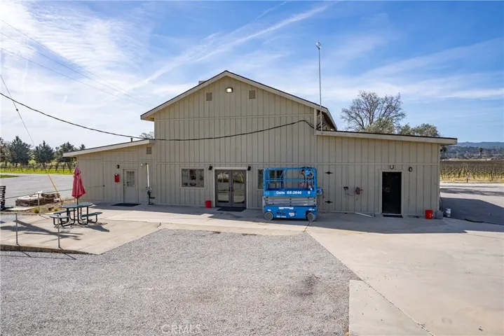 1450 Wild Horse Winery Court, Templeton, California 93465