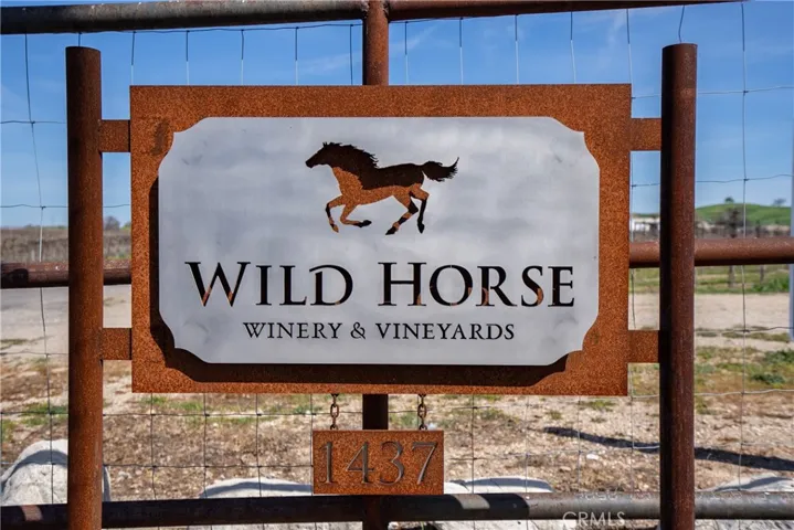 1450 Wild Horse Winery Court, Templeton, California 93465