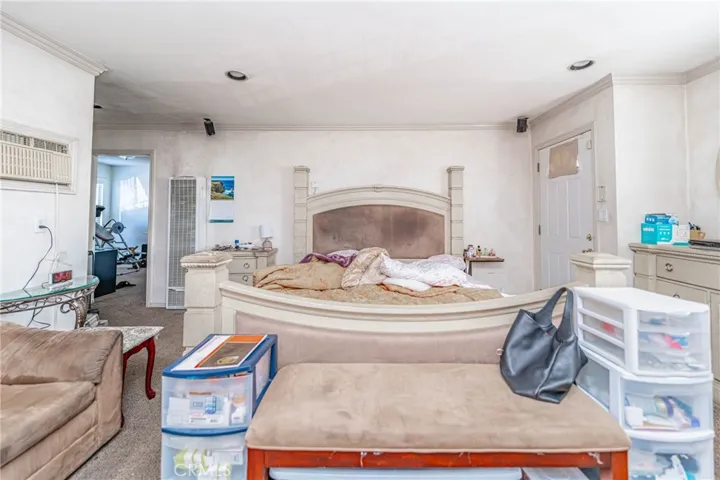 644 E 118th Place, Los Angeles, California 90059