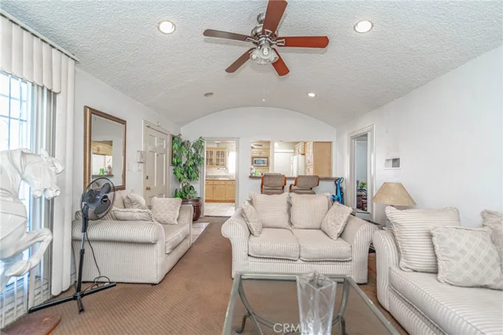 644 E 118th Place, Los Angeles, California 90059