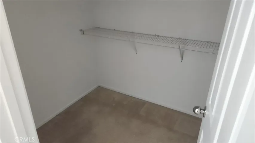 Main Bedroom Walk-in Closet