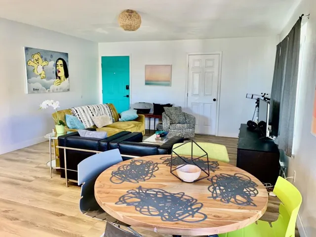 Santa Cruz living & dining
