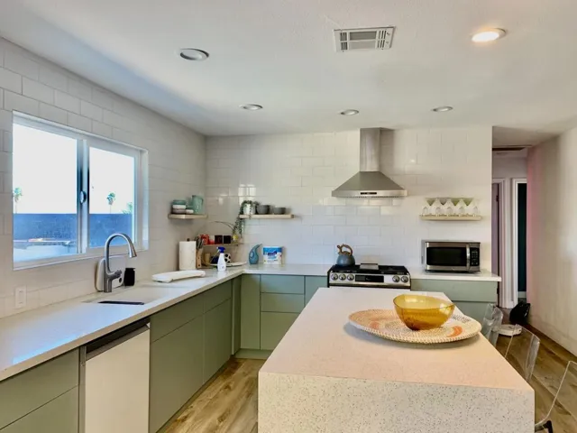 Santa Cruz kitchen 2
