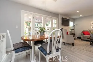 Eating area off kitchen