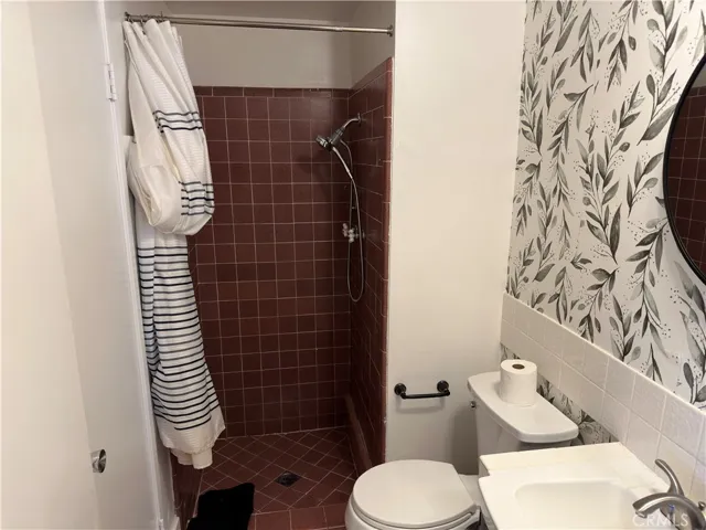 1561 Warwick Avenue, Thousand Oaks, California 91360