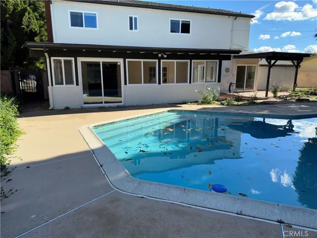 1561 Warwick Avenue, Thousand Oaks, California 91360